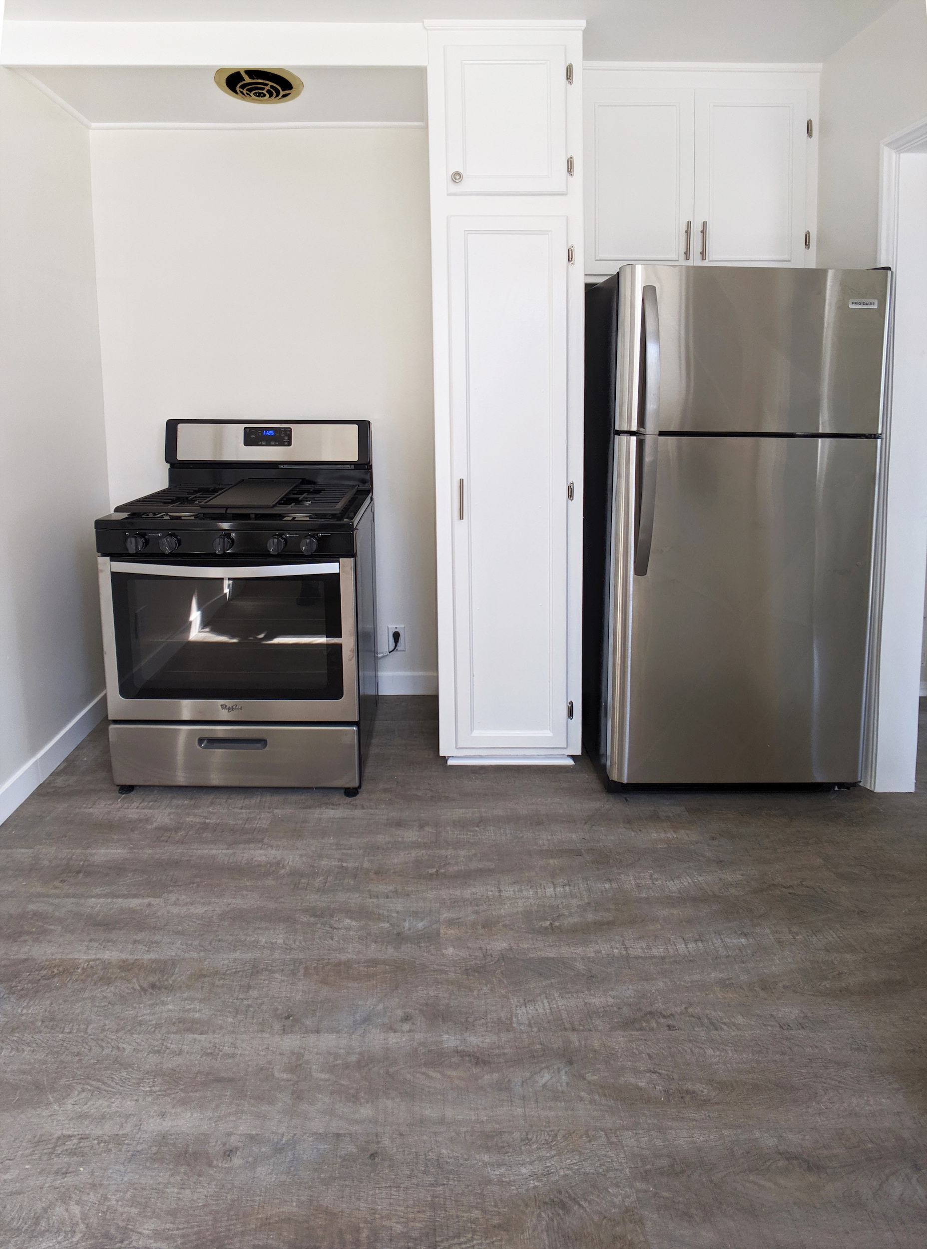 Courtney Manor Kitchen Appliances